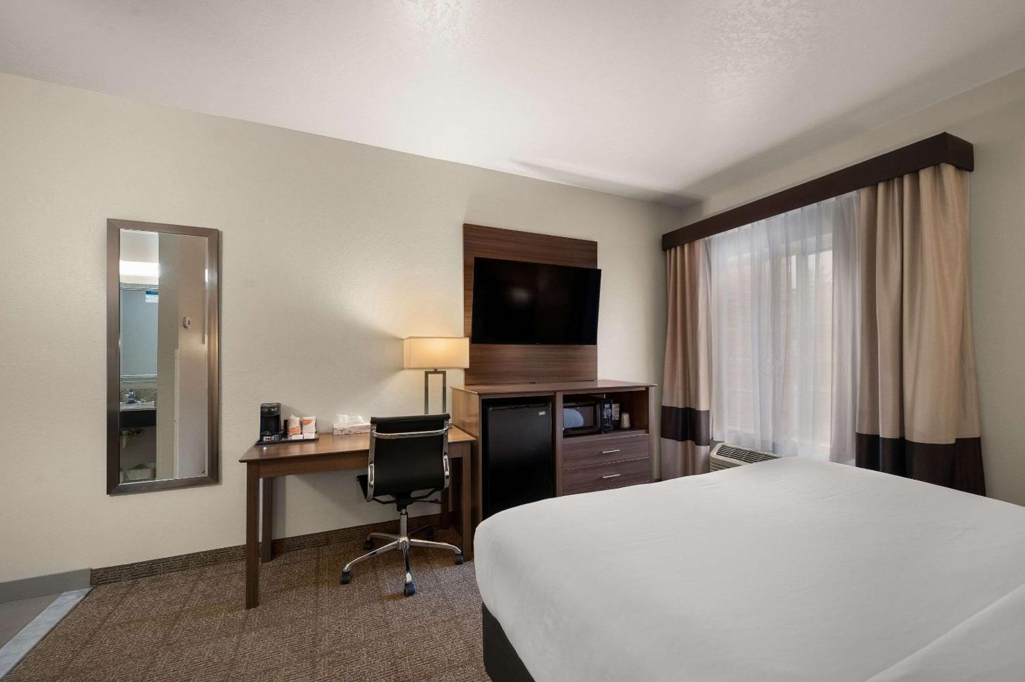 Comfort Inn & Suites Fenton Exterior photo