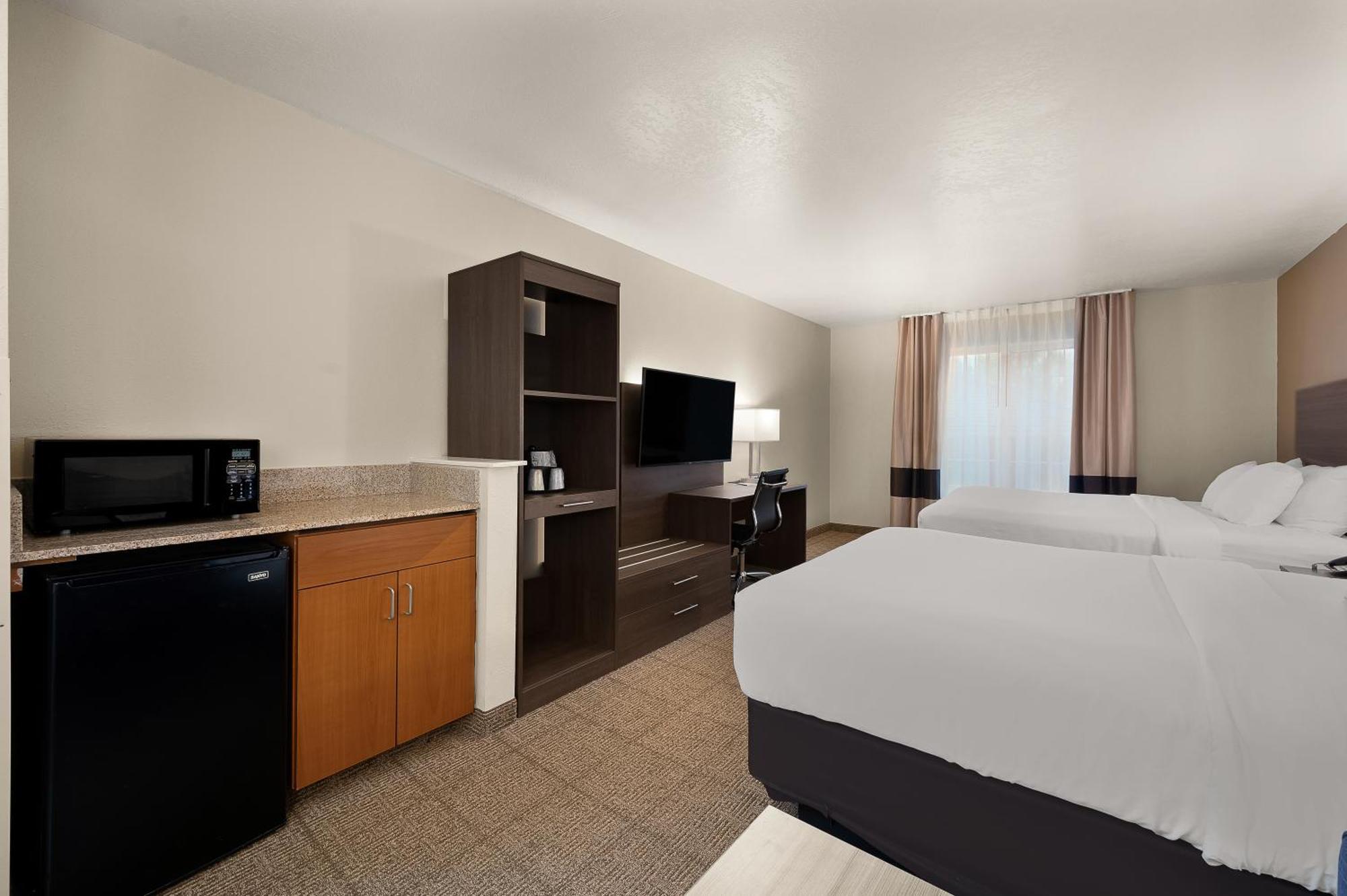 Comfort Inn & Suites Fenton Exterior photo